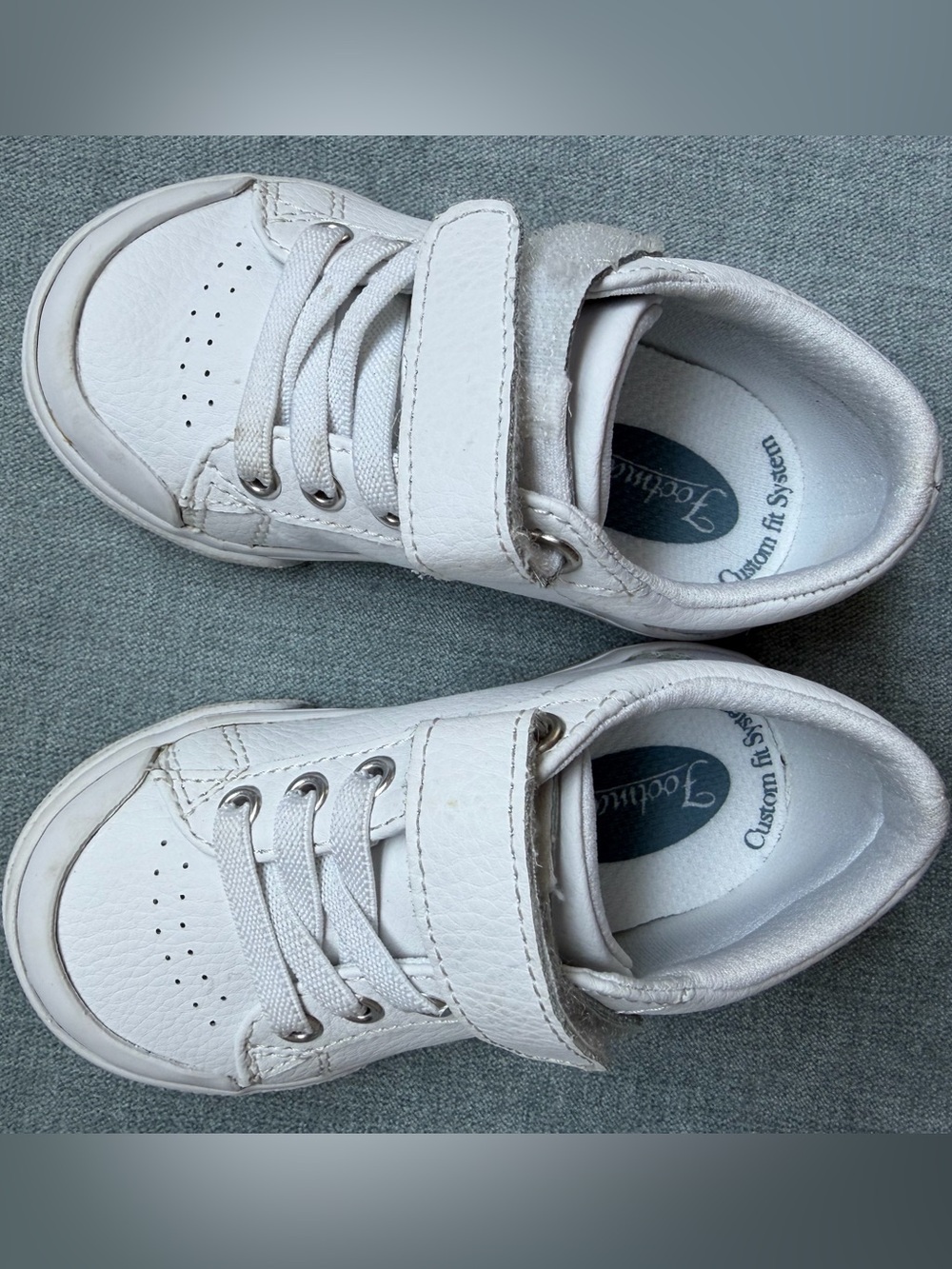 FootMates White Kids Leather Sneakers with Strap